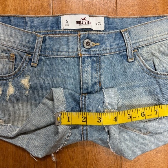 Hollister Womens Y2K Micro Mini Shorts Size 27 Denim Pockets Logo Distressed - Picture 6 of 8